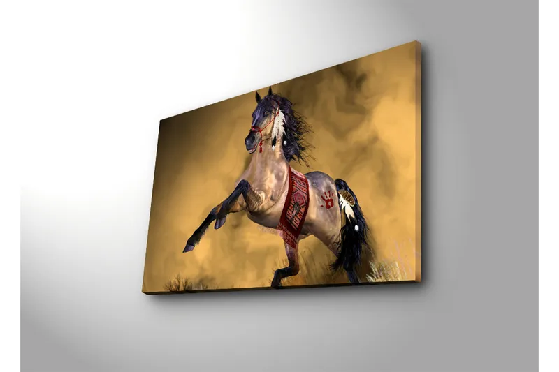 Canvastavla 70x45 cm - Stolt häst i rörelse med dekorativa detaljer - Guld / Brun / Svart - Inredning & dekor - Tavlor & konst - Canvastavla