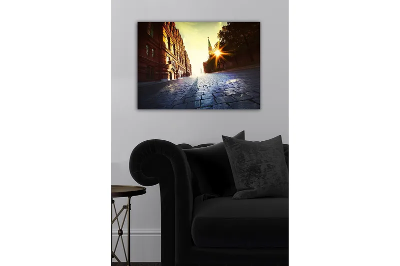 Canvastavla - Gatumiljö med historisk arkitektur och solnedgångens strålar - Röd / Gul / Blå - Inredning & dekor - Tavlor & konst - Canvastavla