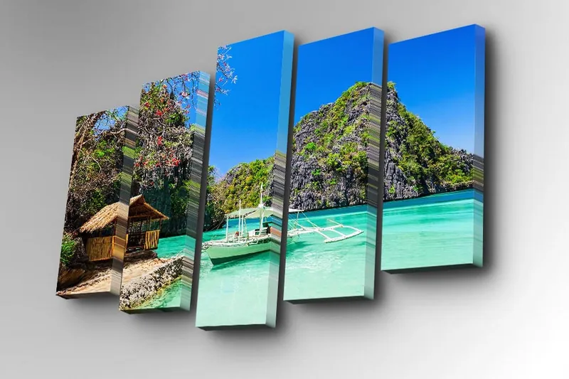 Canvastavla i 5 delar 82x50 cm - Vacker tropisk kustlinje med klippor och en båt i klart turkost vatten - Turkos / Grön / Blå - Inredning & dekor - Tavlor & konst - Canvastavla