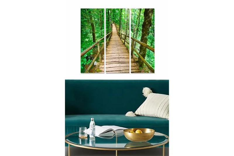 Canvastavla i trä 3-delar 50x70 cm - Träbro som leder genom en grönskande skog, Grön / Brun