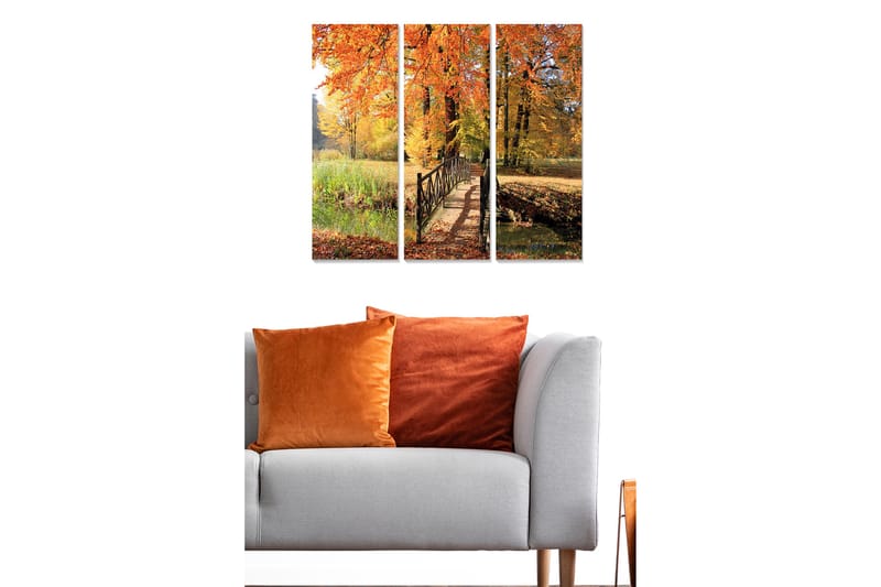 Canvastavla i trä 3-delar 50x70 cm - Vacker höstlandskap med färgglada träd och en bro över en stilla vattenyta - Orange / Gult / Grönt - Inredning & dekor - Tavlor & konst - Canvastavla