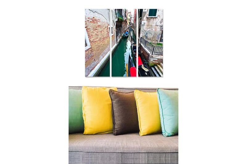 Canvastavla i trä 3-delar 50x70 cm - Vacker kanal med gondoler och historiska byggnader i Venedig, Grön / Röd / Beige