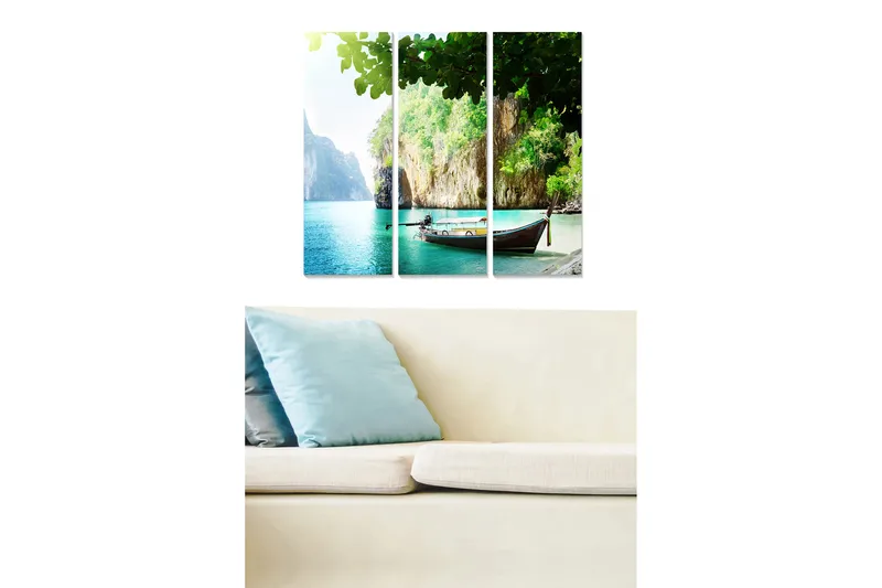 Canvastavla i trä 3-delar 50x70 cm - Vacker kustlinje med en båt vid en klar turkos strand, Turkos / Grön / Beige