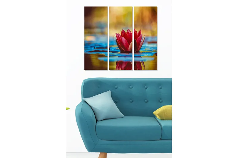 Canvastavla i trä 3-delar 50x70 cm - Vacker vattenlilja som blommar på en spegelblanka yta, Röd / Blå / Gul