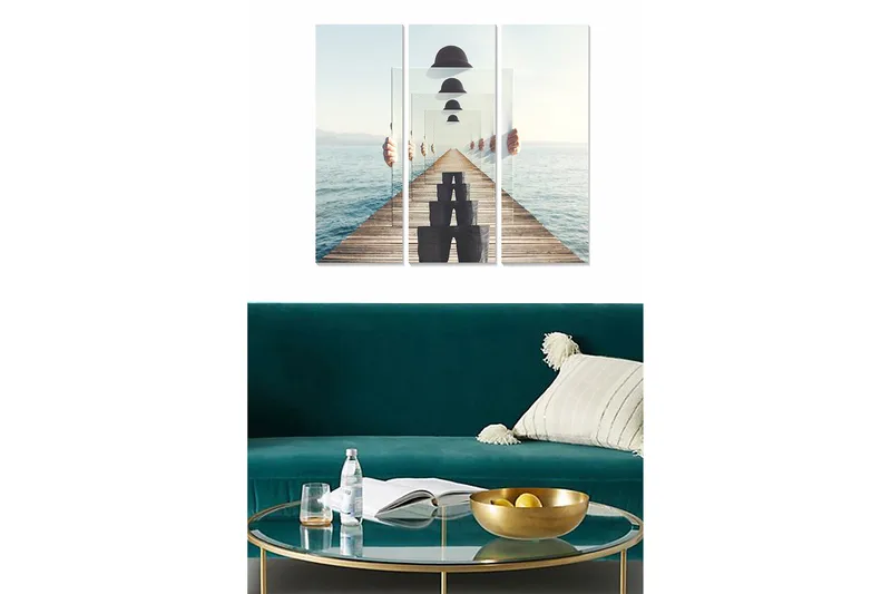 Canvastavla i trä 3-delar 50x70 cm - Person som håller upp en spegel framför en brygga vid havet, Blå / Beige / Svart