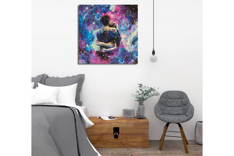 Canvastavla - Intimt par som omfamnar varandra i en stjärnklar galax - Blå / Lila / Svart - Inredning & dekor - Tavlor & konst - Canvastavla