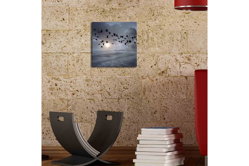 Canvastavla med LED-belysning 28x28 cm - Flock av fåglar som flyger över en dimmig havslandskap - Mörkblå / Grå / Vit - Inredning & dekor - Tavlor & konst - Canvastavla