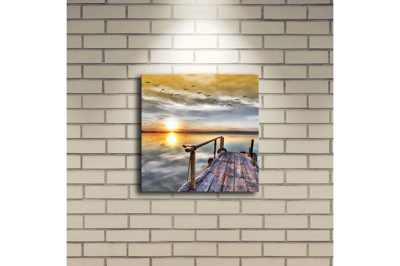 Canvastavla med LED-belysning 28x28 cm - Solnedgång över en stilla sjö med en träbrygga i förgrunden - Guld / Blå / Grå - Inredning & dekor - Tavlor & konst - Canvastavla
