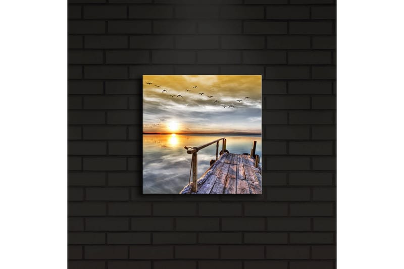 Canvastavla med LED-belysning 28x28 cm - Solnedgång över en stilla sjö med en träbrygga i förgrunden - Guld / Blå / Grå - Inredning & dekor - Tavlor & konst - Canvastavla