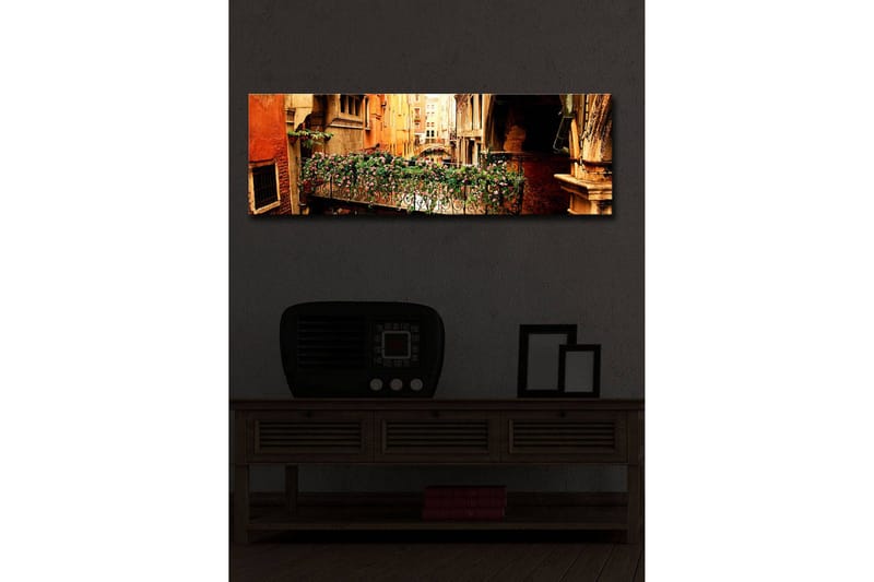 Canvastavla med LED-belysning 30x90 cm - Charmig balkong med blommor i en venetiansk gränd - Terrakotta / Grön / Rosa - Inredning & dekor - Tavlor & konst - Canvastavla