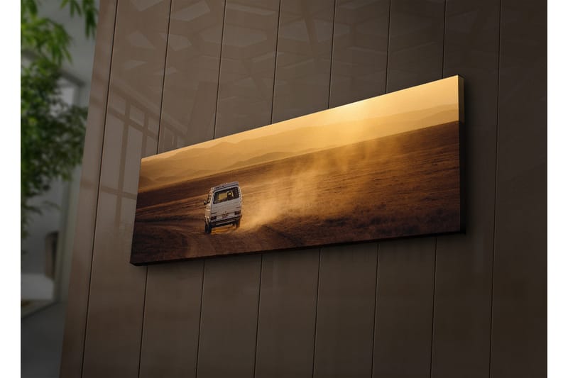 Canvastavla med LED-belysning 30x90 cm - Färgstark landskapsvy med en bil som kör på en grusväg - Guld / Brunt - Inredning & dekor - Tavlor & konst - Canvastavla