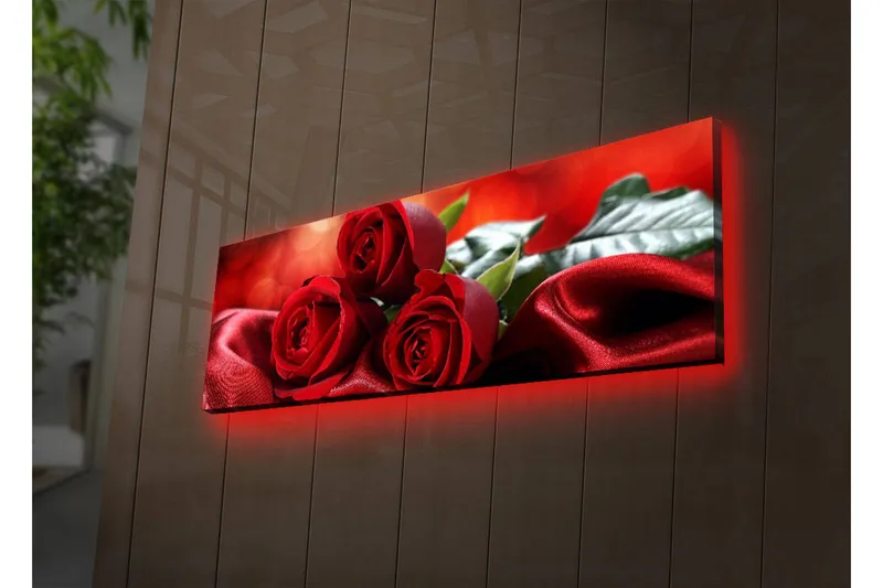 Canvastavla med LED-belysning 30x90 cm - Tre röda rosor på en mjuk, röd satinbakgrund - Röd / Grön - Inredning & dekor - Tavlor & konst - Canvastavla