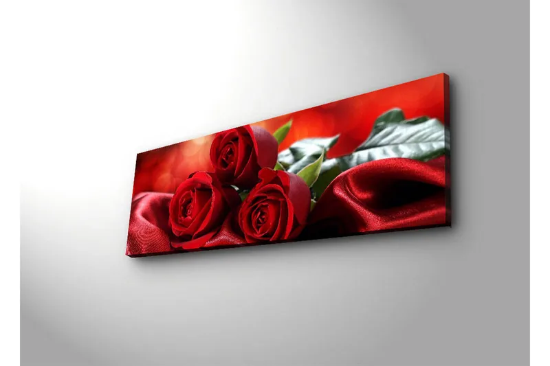 Canvastavla med LED-belysning 30x90 cm - Tre röda rosor på en mjuk, röd satinbakgrund - Röd / Grön - Inredning & dekor - Tavlor & konst - Canvastavla