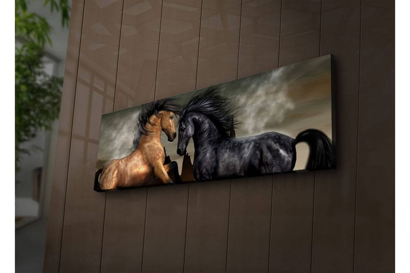 Canvastavla med LED-belysning 30x90 cm - Två hästar som möts i en kraftfull och dramatisk komposition - Guld / Svart / Grå - Inredning & dekor - Tavlor & konst - Canvastavla