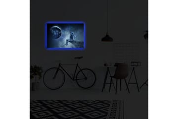 Canvastavla med LED-belysning 45x70 cm - Astronaut som sitter på en klippa och blickar ut mot jorden i rymden - Mörkblå / Grå / Vit - Inredning & dekor - Tavlor & konst - Canvastavla