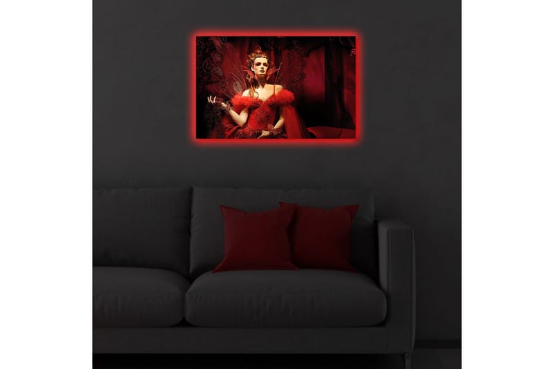 Canvastavla med LED-belysning 45x70 cm - Dramatiskt porträtt av en kvinna i röd klänning med fjädrar och glittrande detaljer - Röd / Svart - Inredning & dekor - Tavlor & konst - Canvastavla