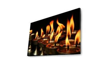 Canvastavla med LED-belysning 45x70 cm - Flammor från oljelampor som sprider värme och ljus - Orange / Guld / Svart - Inredning & dekor - Tavlor & konst - Canvastavla