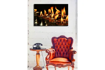 Canvastavla med LED-belysning 45x70 cm - Flammor från oljelampor som sprider värme och ljus - Orange / Guld / Svart - Inredning & dekor - Tavlor & konst - Canvastavla
