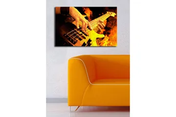 Canvastavla med LED-belysning 45x70 cm - Gitarrist som spelar en elbas omgiven av eldiga flammor - Orange / Svart / Gult - Inredning & dekor - Tavlor & konst - Canvastavla