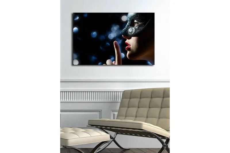 Canvastavla med LED-belysning 45x70 cm - Mystisk kvinna med mask som gör tystnadsgest - Svart / Hudton / Röd - Inredning & dekor - Tavlor & konst - Canvastavla