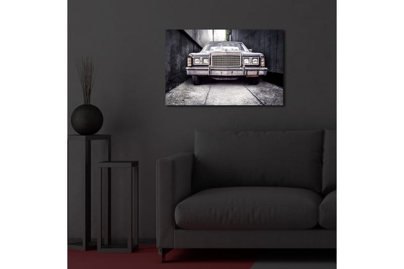 Canvastavla med LED-belysning 45x70 cm - Sliten bil i en smal gränd - Grå / Svart / Silver - Inredning & dekor - Tavlor & konst - Canvastavla