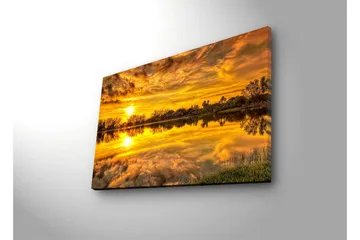 Canvastavla med LED-belysning 45x70 cm - Solnedgång över en spegelblanka sjö med omgivande träd och grönska - Guld / Orange / Grön - Inredning & dekor - Tavlor & konst - Canvastavla