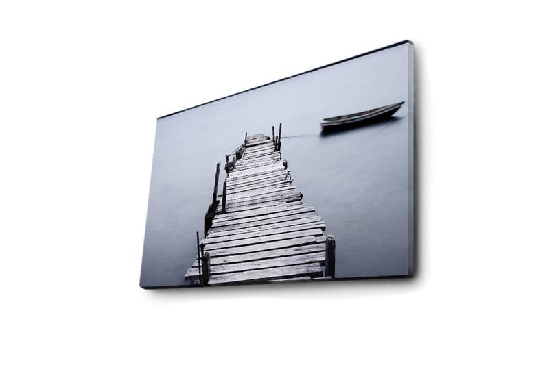 Canvastavla med LED-belysning 45x70 cm - Stillhet vid en träbrygga med en båt i fjärran - Grå / Svart / Vit - Inredning & dekor - Tavlor & konst - Canvastavla