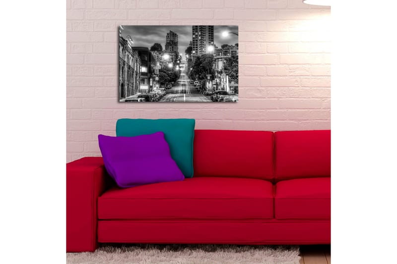 Canvastavla med LED-belysning 45x70 cm - Svartvit stadsbild med en brant gata och bilar längs trottoaren - Svart / Vitt / Grått - Inredning & dekor - Tavlor & konst - Canvastavla