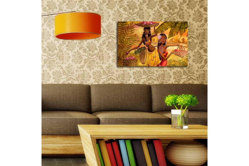 Canvastavla med LED-belysning 45x70 cm - Två kvinnor som bär frukt i en tropisk miljö - Guld / Grön / Röd - Inredning & dekor - Tavlor & konst - Canvastavla