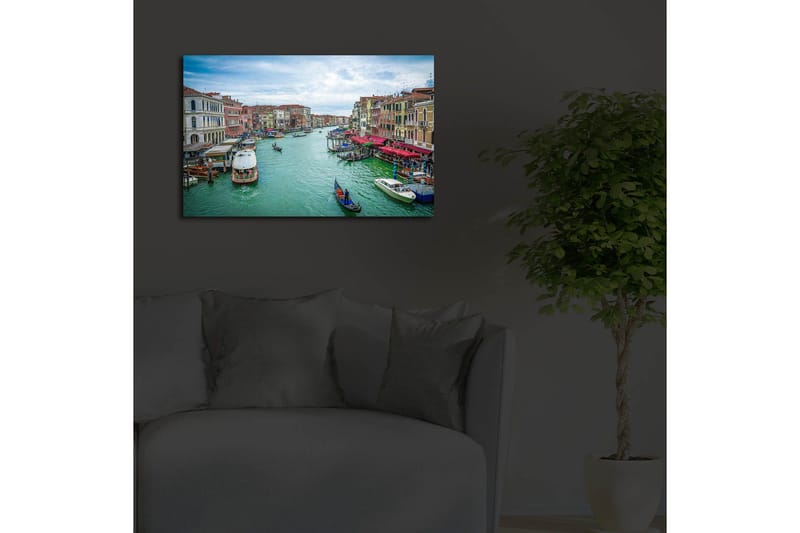 Canvastavla med LED-belysning 45x70 cm - Vacker kanal med färgglada byggnader och båtar i Venedig - Grön / Röd / Blå - Inredning & dekor - Tavlor & konst - Canvastavla