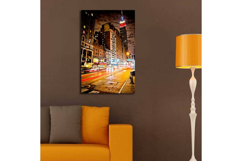 Canvastavla med LED-belysning 70x45 cm - Livlig stadsbild med rörelse och ljusspel från trafik och byggnader - Mörkblå / Orange / Röd - Inredning & dekor - Tavlor & konst - Canvastavla