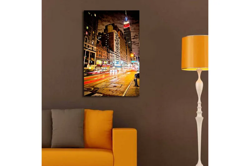 Canvastavla med LED-belysning 70x45 cm - Livlig stadsbild med rörelse och ljusspel från trafik och byggnader - Mörkblå / Orange / Röd - Inredning & dekor - Tavlor & konst - Canvastavla