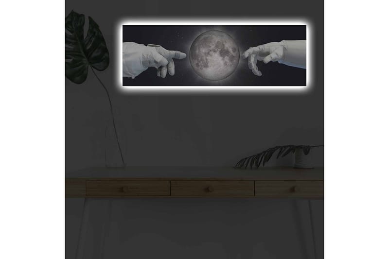 Canvastavla med LED-belysning - Astronauthänder som sträcker sig mot månen, Grå / Svart / Vit