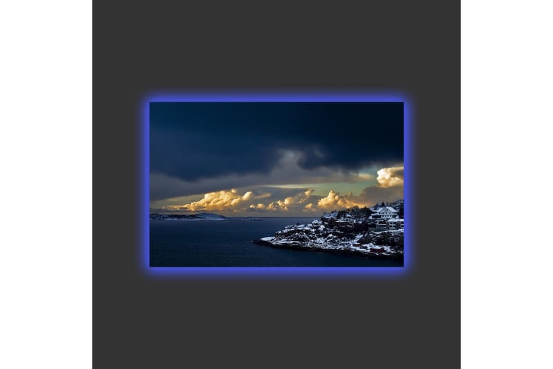 Canvastavla med LED-belysning - Dramatiskt kustlandskap med snöklädda klippor och mörka moln - Mörkblå / Vit / Grå - Inredning & dekor - Tavlor & konst - Canvastavla