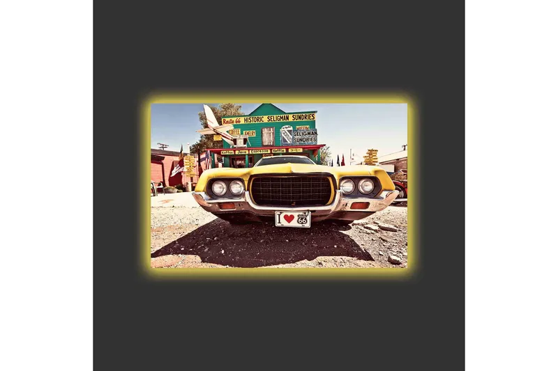 Canvastavla med LED-belysning - Klassisk amerikansk bil i retrostil - Gul / Grå / Svart - Inredning & dekor - Tavlor & konst - Canvastavla