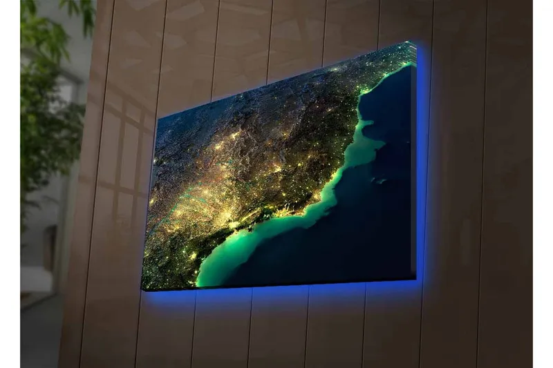 Canvastavla med LED-belysning - Nattlig vy av en stad med ljus och hav - Mörkblå / Grön / Gul - Inredning & dekor - Tavlor & konst - Canvastavla