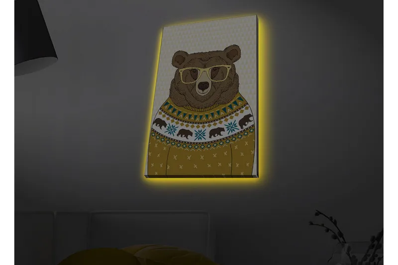 Canvastavla med LED-belysning - Snygg björn med glasögon i en mönstrad tröja - Brun / Gul / Blå - Inredning & dekor - Tavlor & konst - Canvastavla