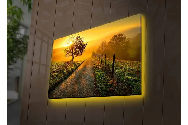 Canvastavla med LED-belysning - Soluppgång över en slingrande väg med träd och gärdesgård - Guld / Grön / Brun - Inredning & dekor - Tavlor & konst - Canvastavla