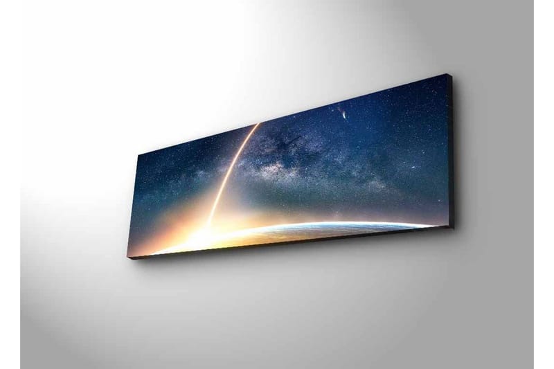 Canvastavla med LED-belysning - Storslagen vy av jorden med en stjärnklar himmel och en ljus stråle som sträcker sig mot rymden - Mörkblå / Ljusorange / Vit - Inredning & dekor - Tavlor & konst - Canvastavla