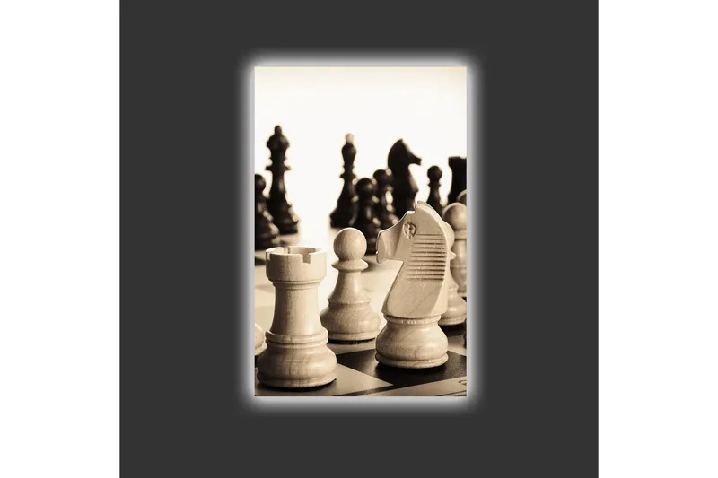 Canvastavla med LED-belysning - Strategisk schackuppställning med träpjäser - Beige / Svart / Brun - Inredning & dekor - Tavlor & konst - Canvastavla