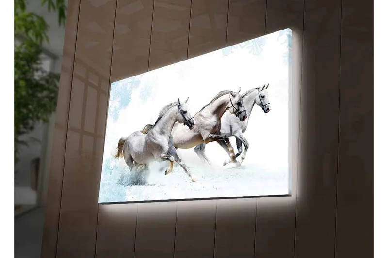 Canvastavla med LED-belysning - Tre vita hästar som galopperar genom snölandskap - Vit / Ljusgrå / Blå - Inredning & dekor - Tavlor & konst - Canvastavla
