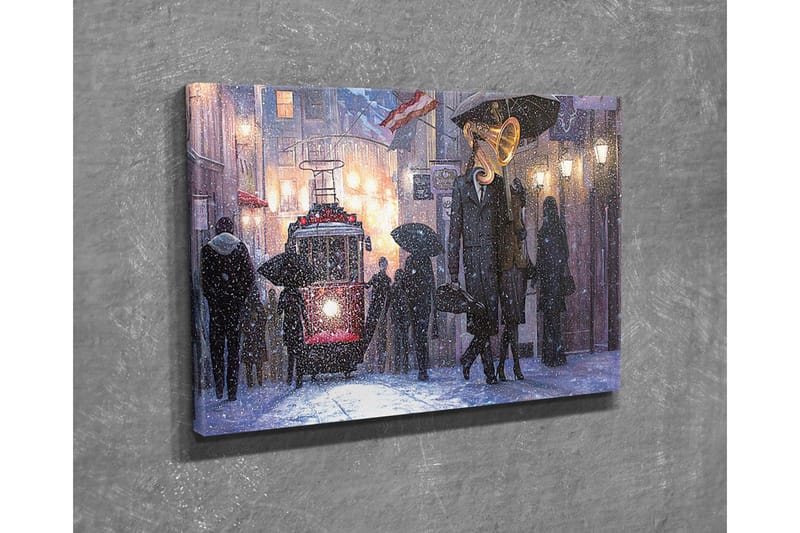 Canvastavla - Mörk stadsscen med en gammaldags spårvagn och människor med paraplyer i snöfall - Mörkblå / Röd / Grå - Inredning & dekor - Tavlor & konst - Canvastavla