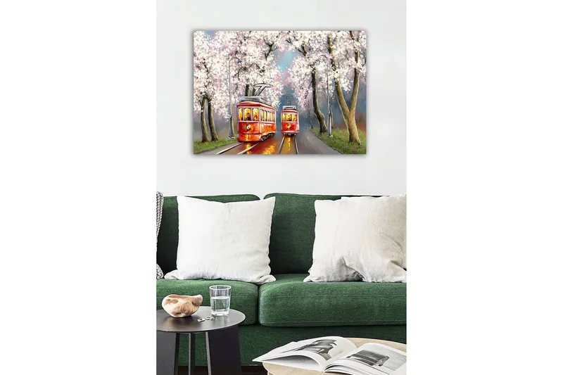 Canvastavla - Röda spårvagnar under blommande körsbärsträd - Röd / Rosa / Grön - Inredning & dekor - Tavlor & konst - Canvastavla