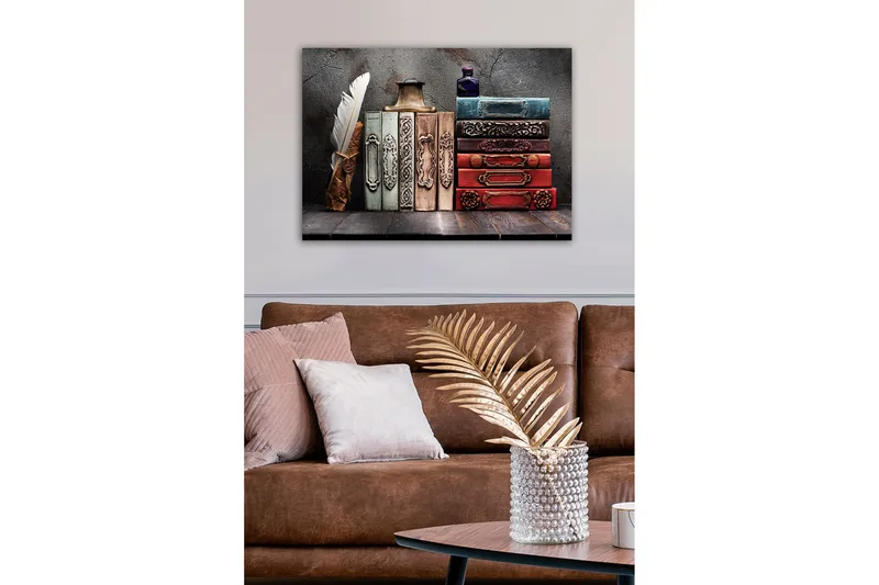 Canvastavla - Samling av antika böcker med dekorativa ryggar och en fjäderpenna - Mörkröd / Grön / Blå - Inredning & dekor - Tavlor & konst - Canvastavla