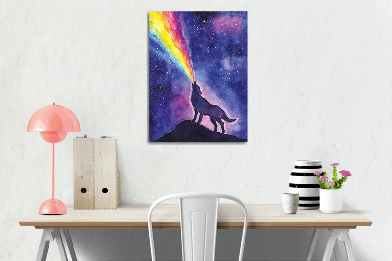 Canvastavla - Varg som ylar mot en färgglad regnbåge i natthimlen - Mörkblå / Lila / Regnbågsfärger - Inredning & dekor - Tavlor & konst - Canvastavla