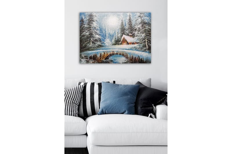 Canvastavla - Vinterlandskap med en stuga och snöklädda träd - Vit / Blå / Brun - Inredning & dekor - Tavlor & konst - Canvastavla