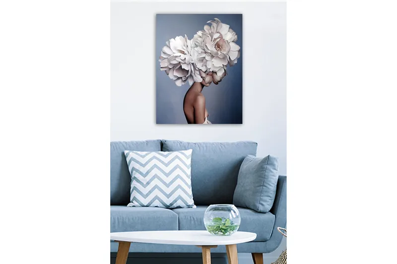 Canvastavla - Porträtt av en kvinna med en stor blomsterkrans som huvudprydnad - Vit / Ljusrosa / Beige - Inredning & dekor - Tavlor & konst - Canvastavla