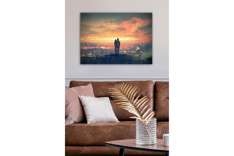 Canvastavla - Par som står tillsammans och betraktar en solnedgång över en stad - Orange / Blå / Grå - Inredning & dekor - Tavlor & konst - Canvastavla
