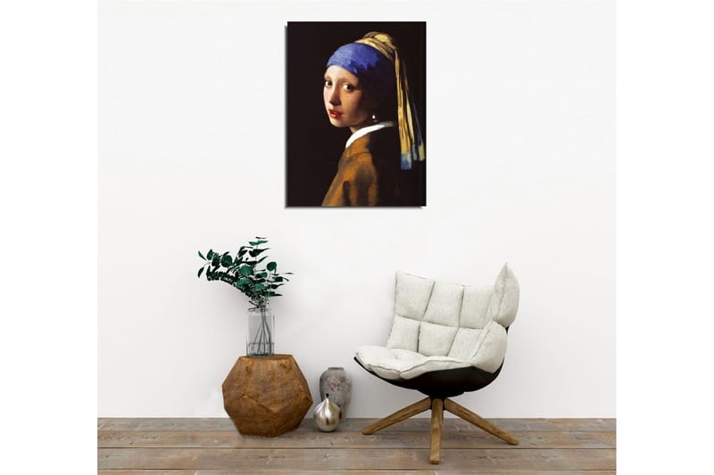 Canvastavla - Porträtt av en ung kvinna med pärlörhänge och blått huvudduk - Blå / Beige / Svart - Inredning & dekor - Tavlor & konst - Canvastavla