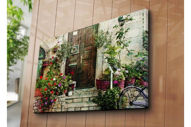 Stor Canvastavla 100x70 cm - Vacker dörr omgiven av färgglada blommor och grönska - Röd / Grön / Lila - Inredning & dekor - Tavlor & konst - Canvastavla